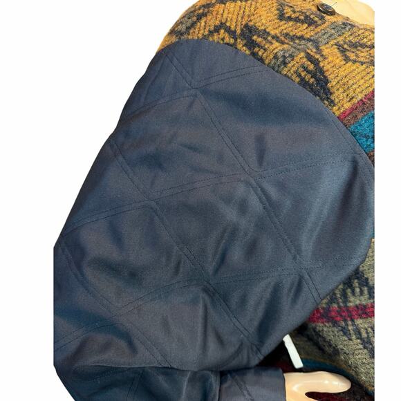 VTG Woolrich Field Barn Jacket Wool Liner Aztec Southwestern USA Women SZ Large - Picture 9 of 16